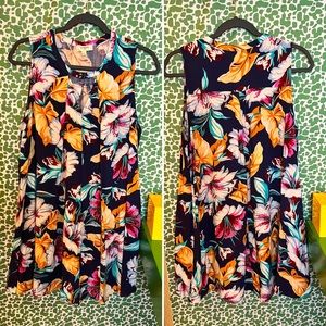 EUC Perfect floral dress for Spring/Summer! Lightweight & easy care instructions